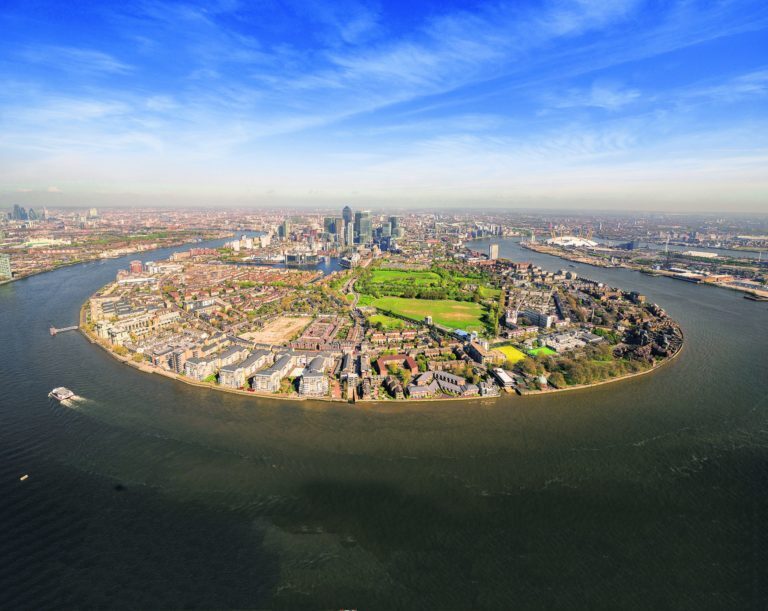 A photo showing London from above.